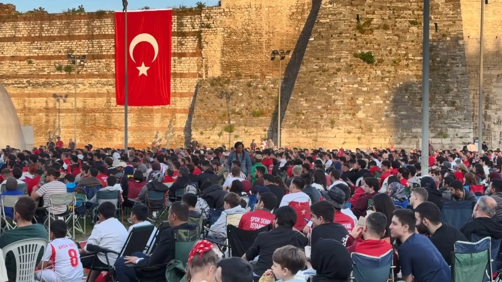 Yedikule Hisarı'nda dev ekranda milli heyecan