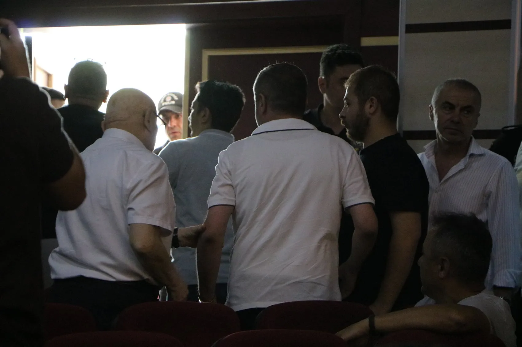 Boluspor kongresinde gergin seçim Erdal Bayrak güven tazeledi
