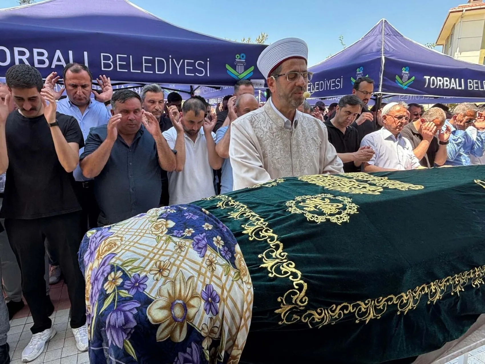 Genç öğretmen Irmak Ayşe Koparan memleketinde toprağa verildi