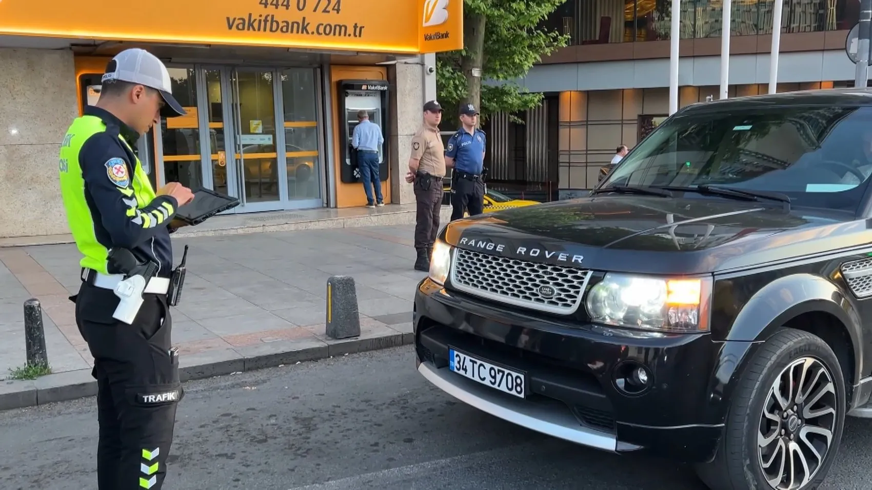 İstanbul genelinde geniş kapsamlı polis denetimi