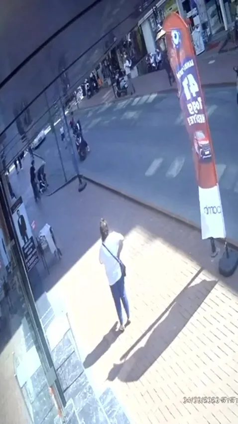 Zonguldak'ta dedesinin elini bırakan çocuk motosikletin altında kaldı