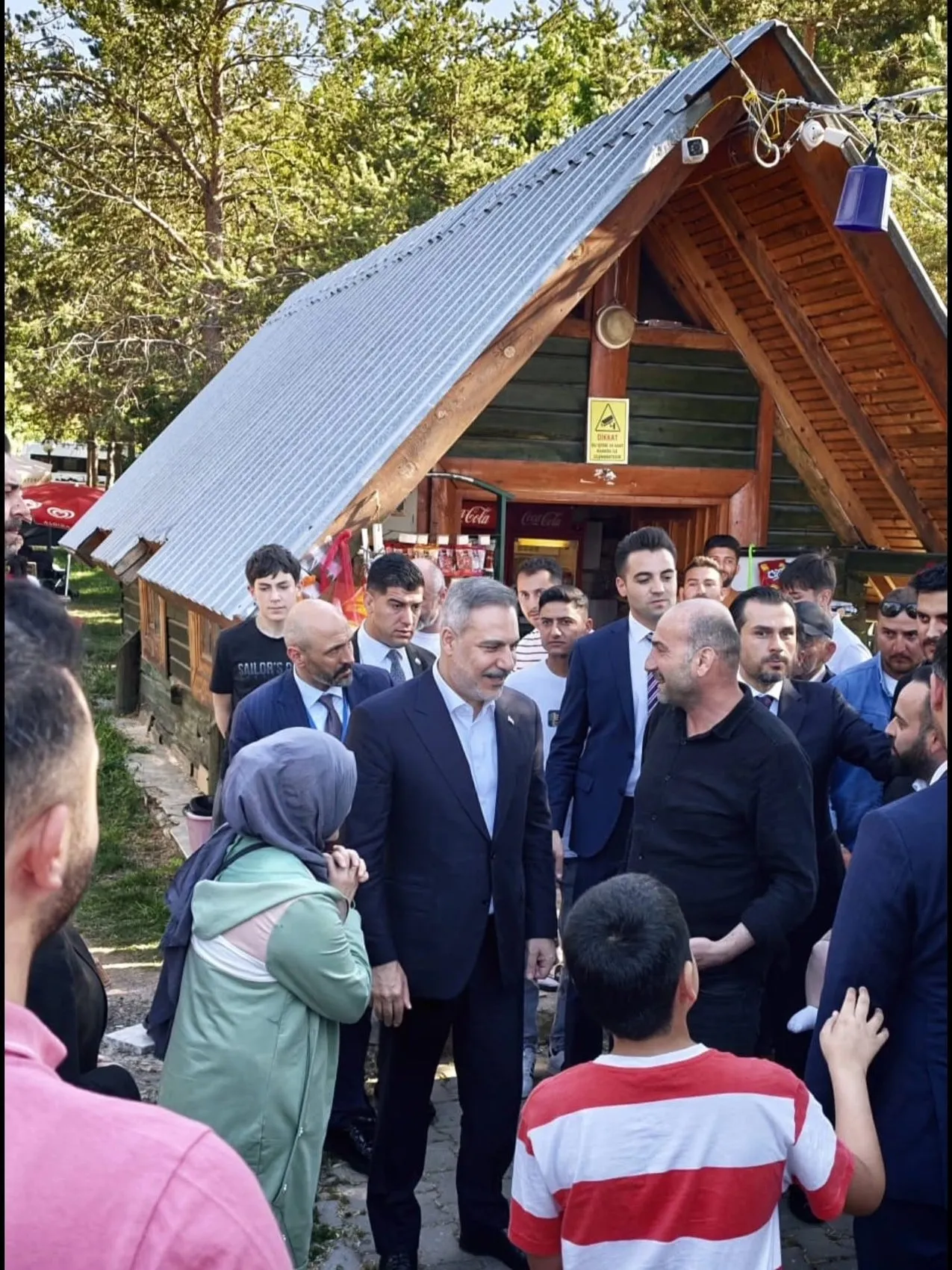 Bakan Fidan ve Ömer Çelik Bolu’da mola verdi