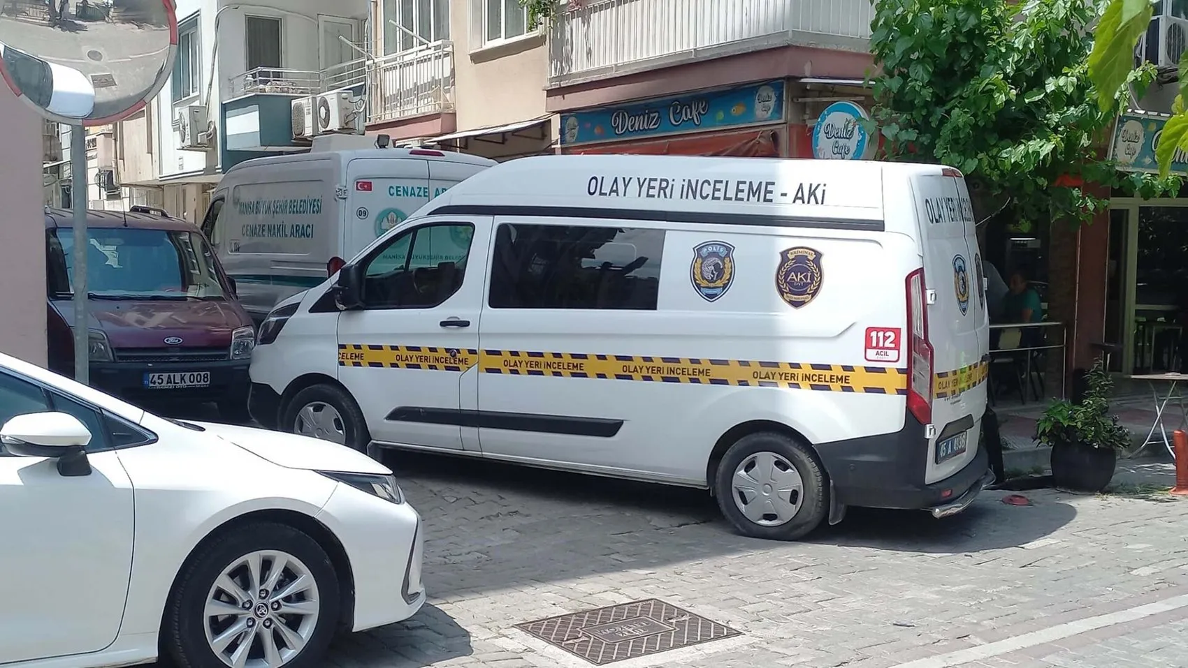 Manisa'da yalnız yaşayan modacı evinde ölü bulundu