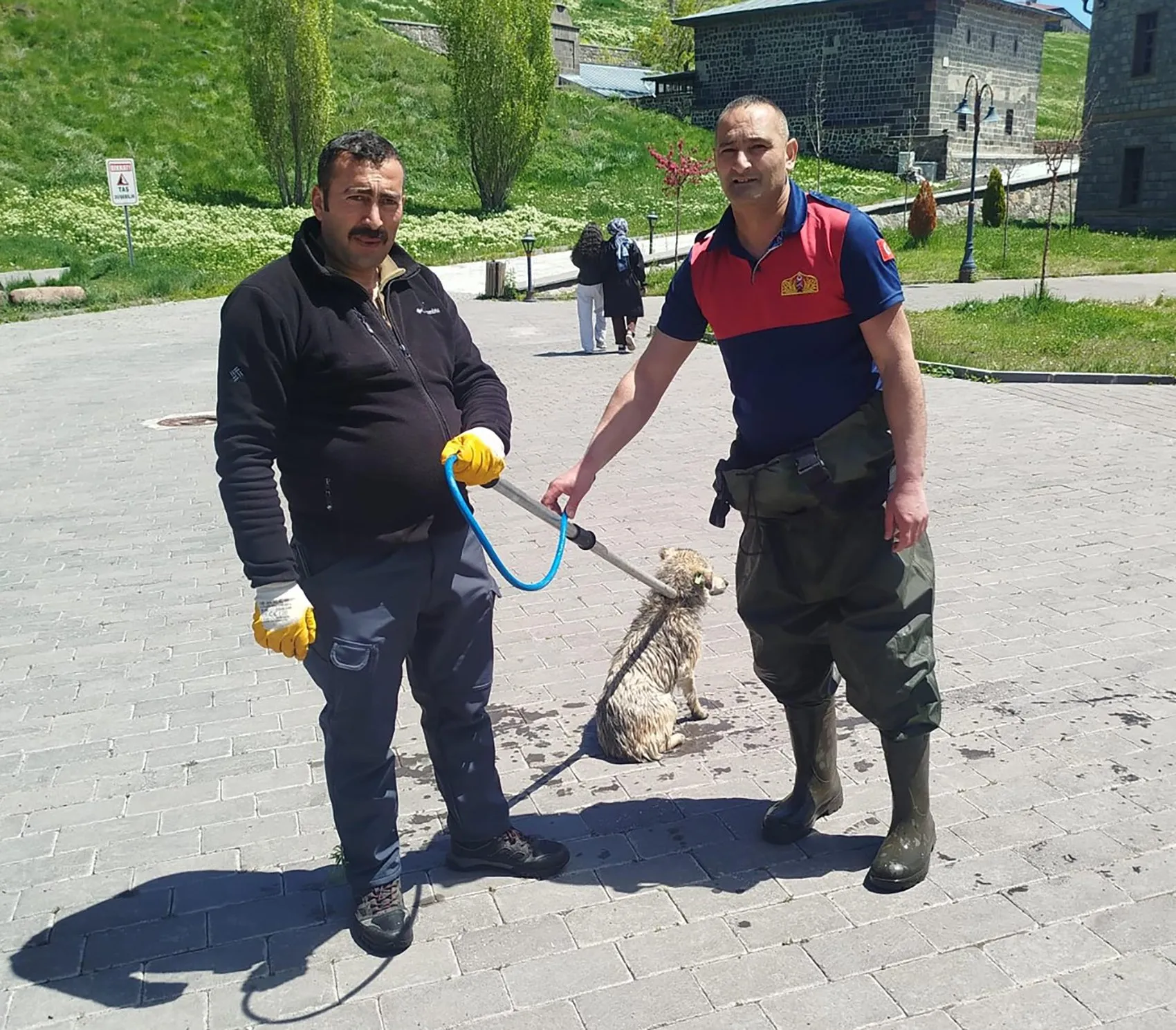Kars Çayı'nda boğulmaktan son anda kurtarıldı
