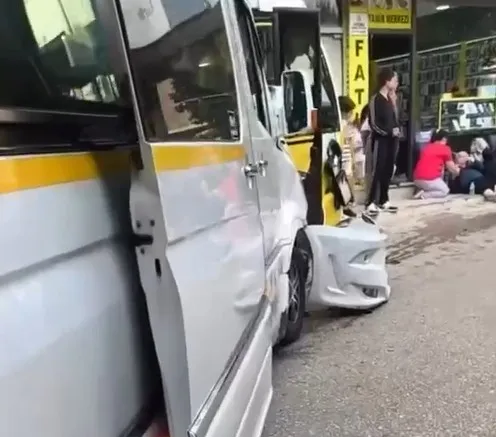 Bursa'da akşam saatlerinde trafik kazası 5 yaralı var