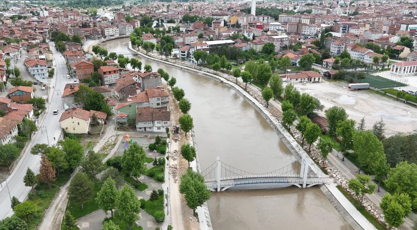 Turhal'da sel korkusu bitti dev setler sökülüyor