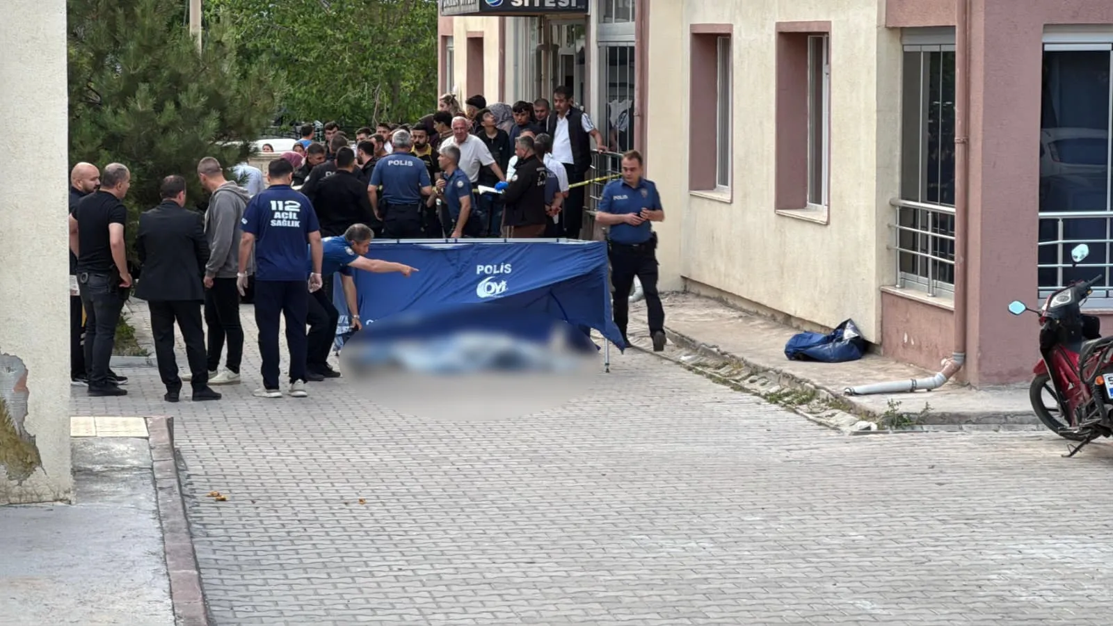 Niğde’de apartmanın onuncu katından düşen genç yaşamını yitirdi