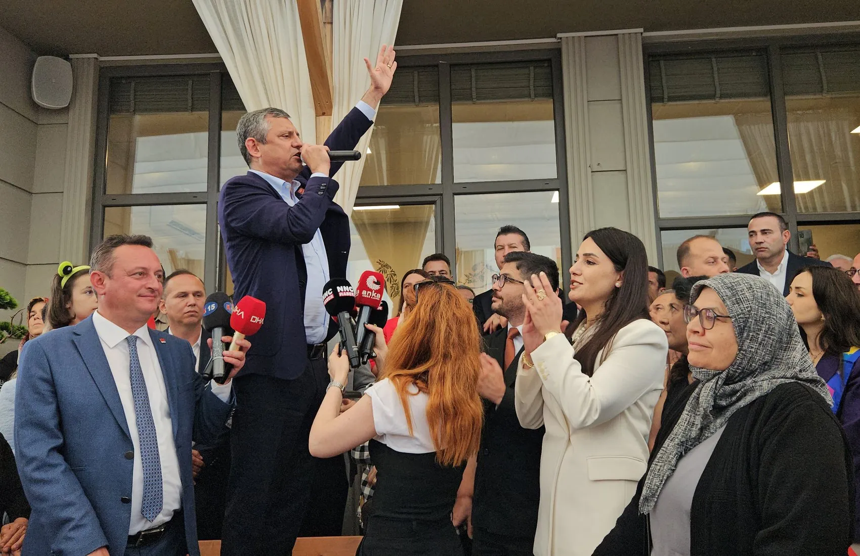 Özgür Özel hedefteki isimlerin neden unutulmadığını açıkladı?