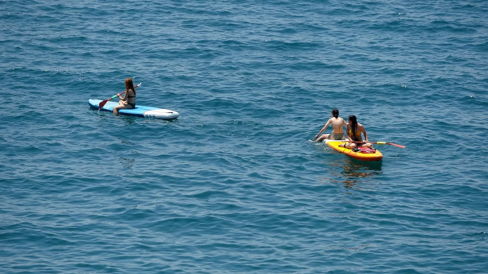 Antalya kavurucu sıcakla tanıştı sahiller dolup taştı