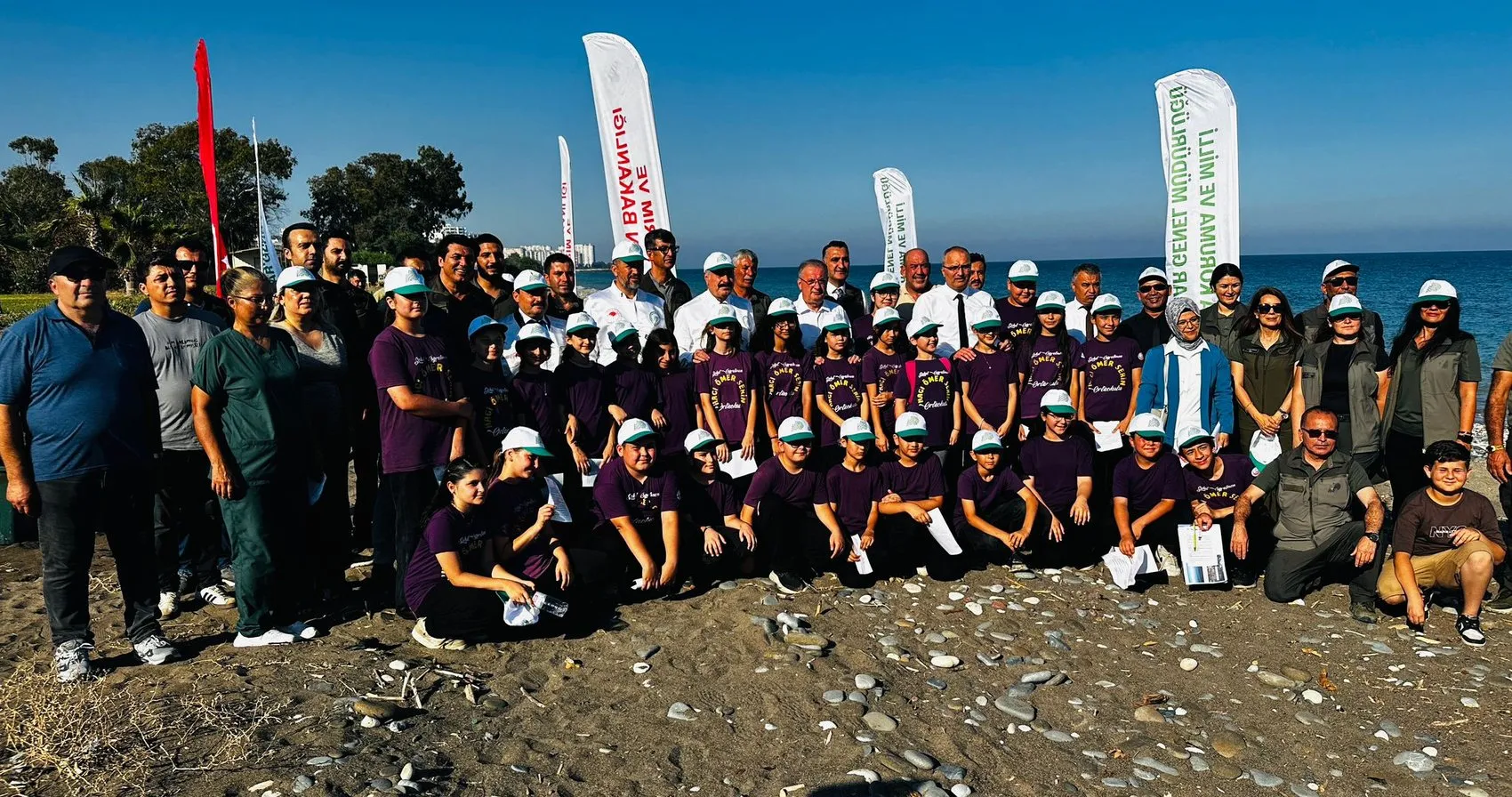 Mersin'de üç deniz kaplumbağası bir yıllık tedavinin ardından özgürlüğüne kavuştu