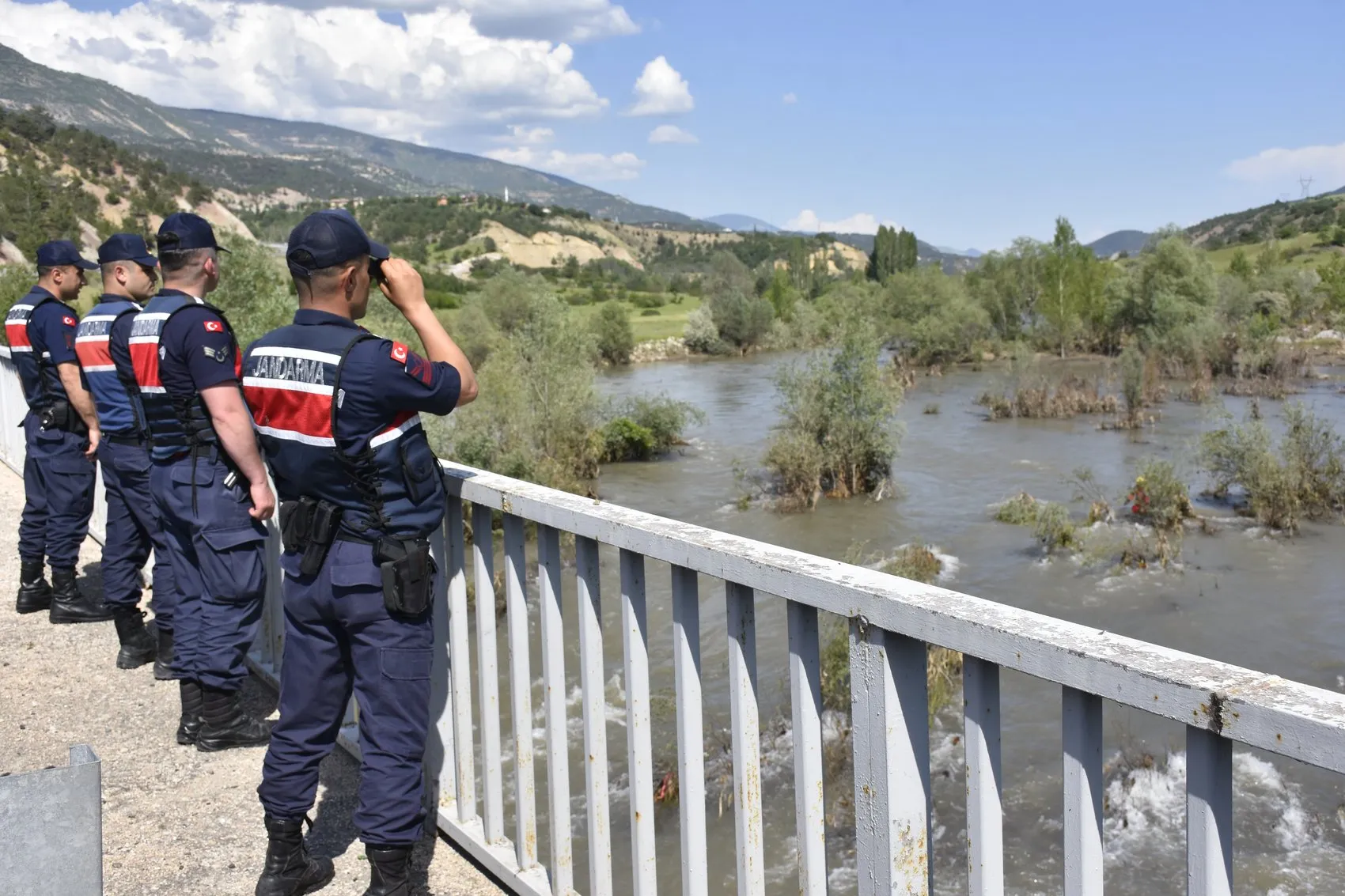 Sivas'ta baraj kapakları kapandı Esma Nur aranıyor