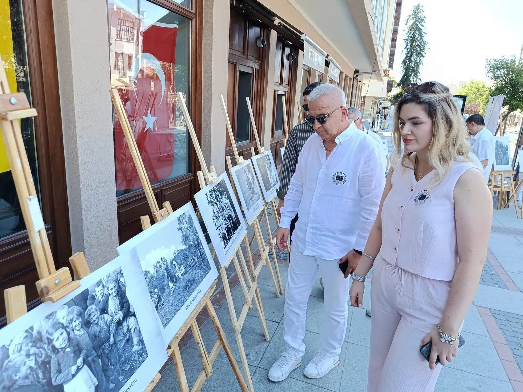 Edirne'de Yunanistan Konsolosluğu önünde protesto