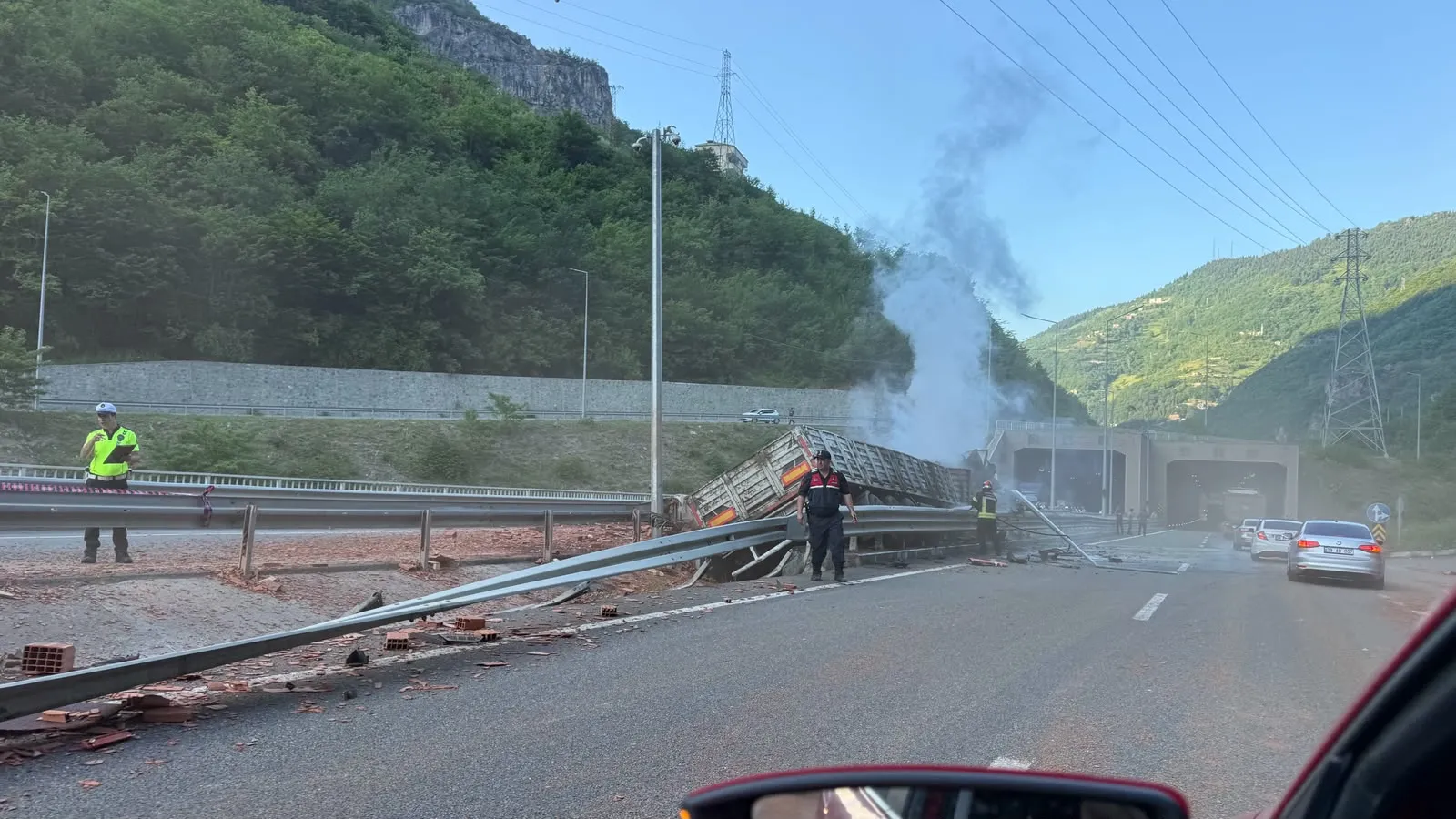 Trabzon Maçka yolunda kamyon kazası sonucu bir kişi hayatını kaybetti