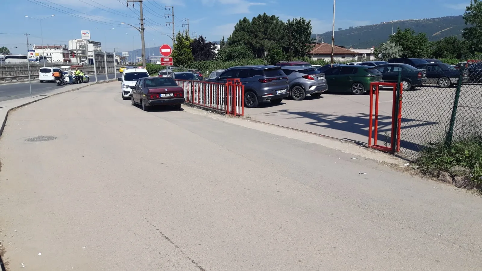 Körfez’de diş hastanesi önünde bıçaklı saldırı