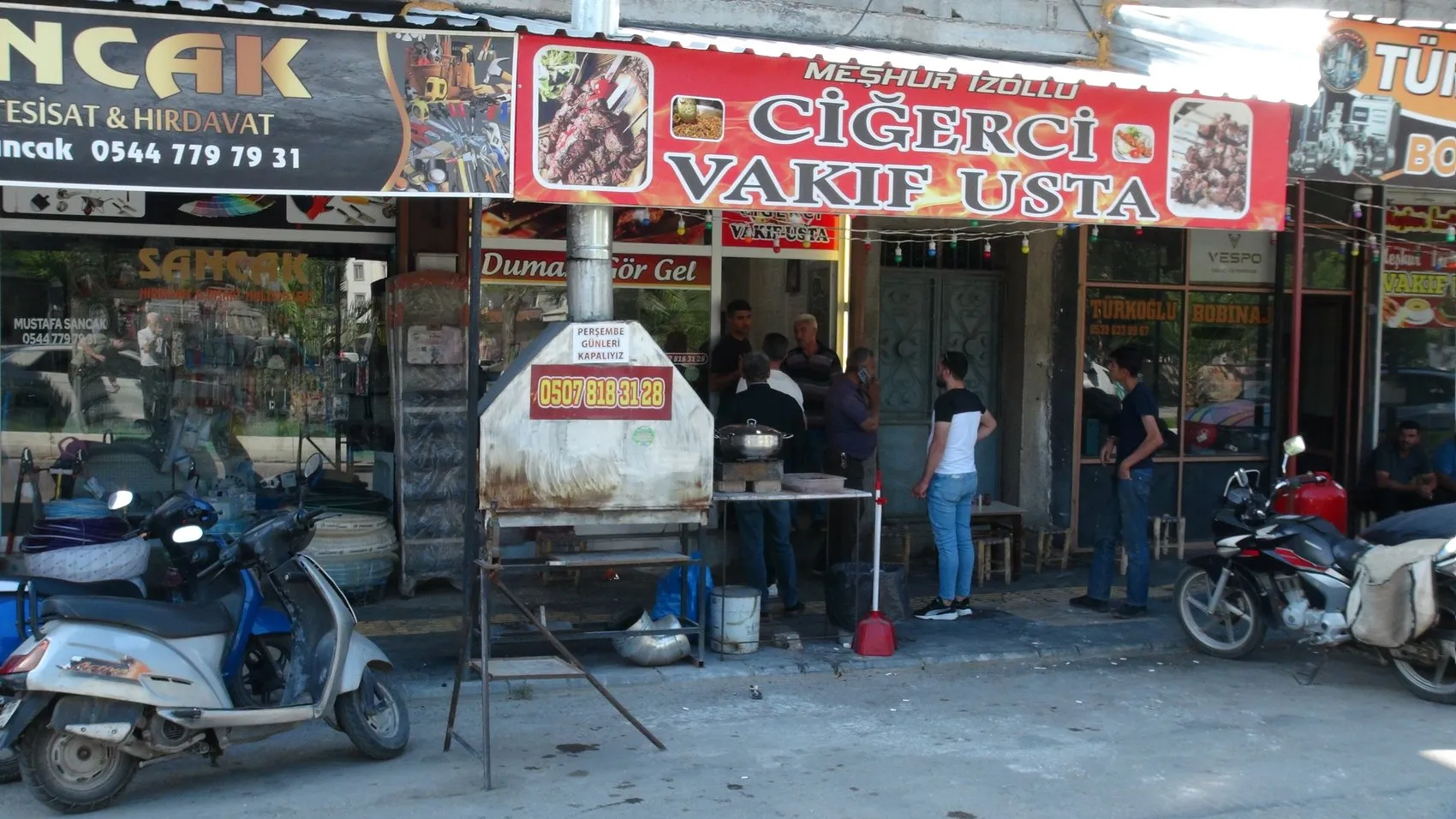 Kilis’te kebap salonunda kanlı kavga kameraya yansıdı