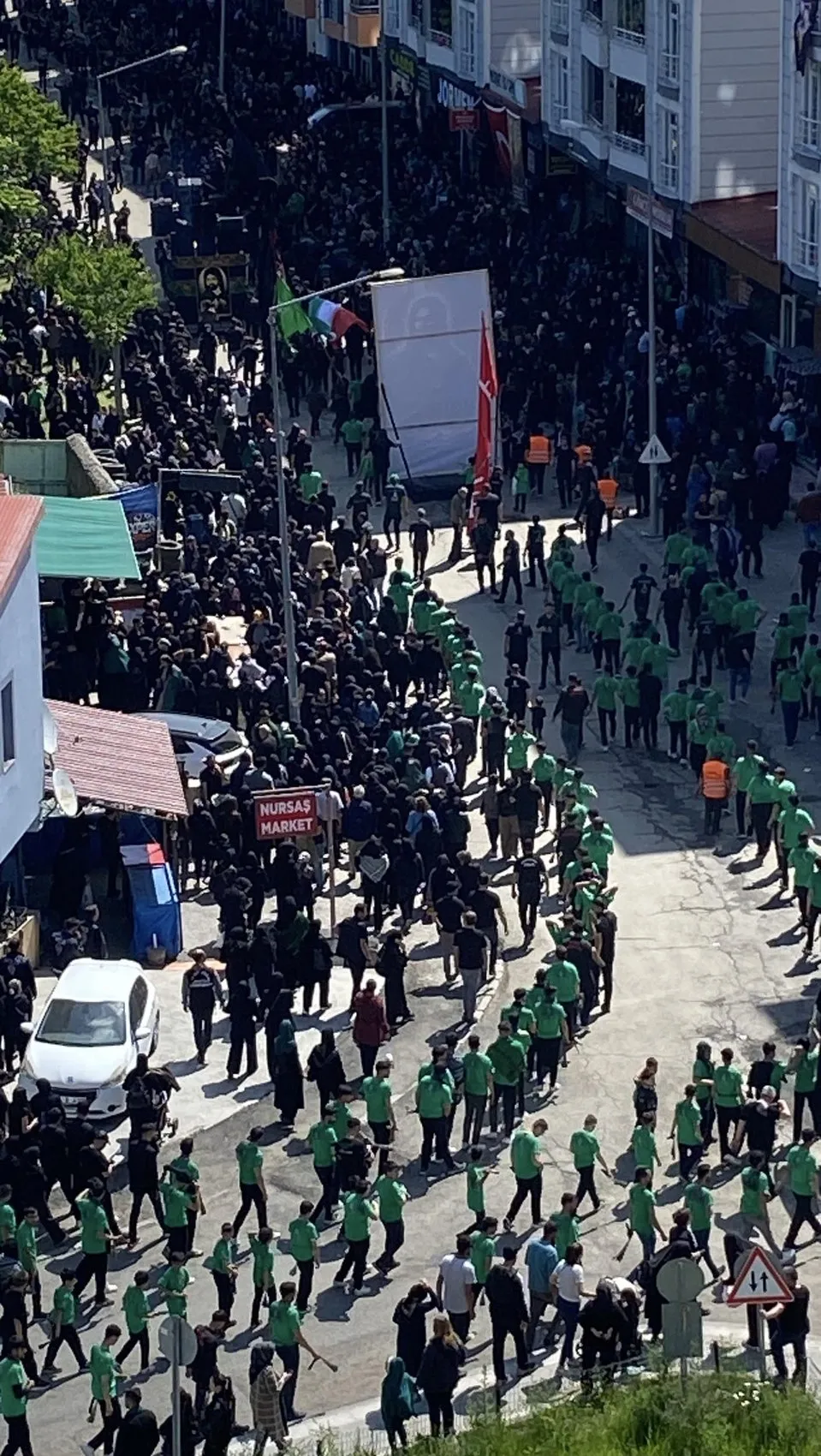 Kars sokaklarında Kerbela matemi