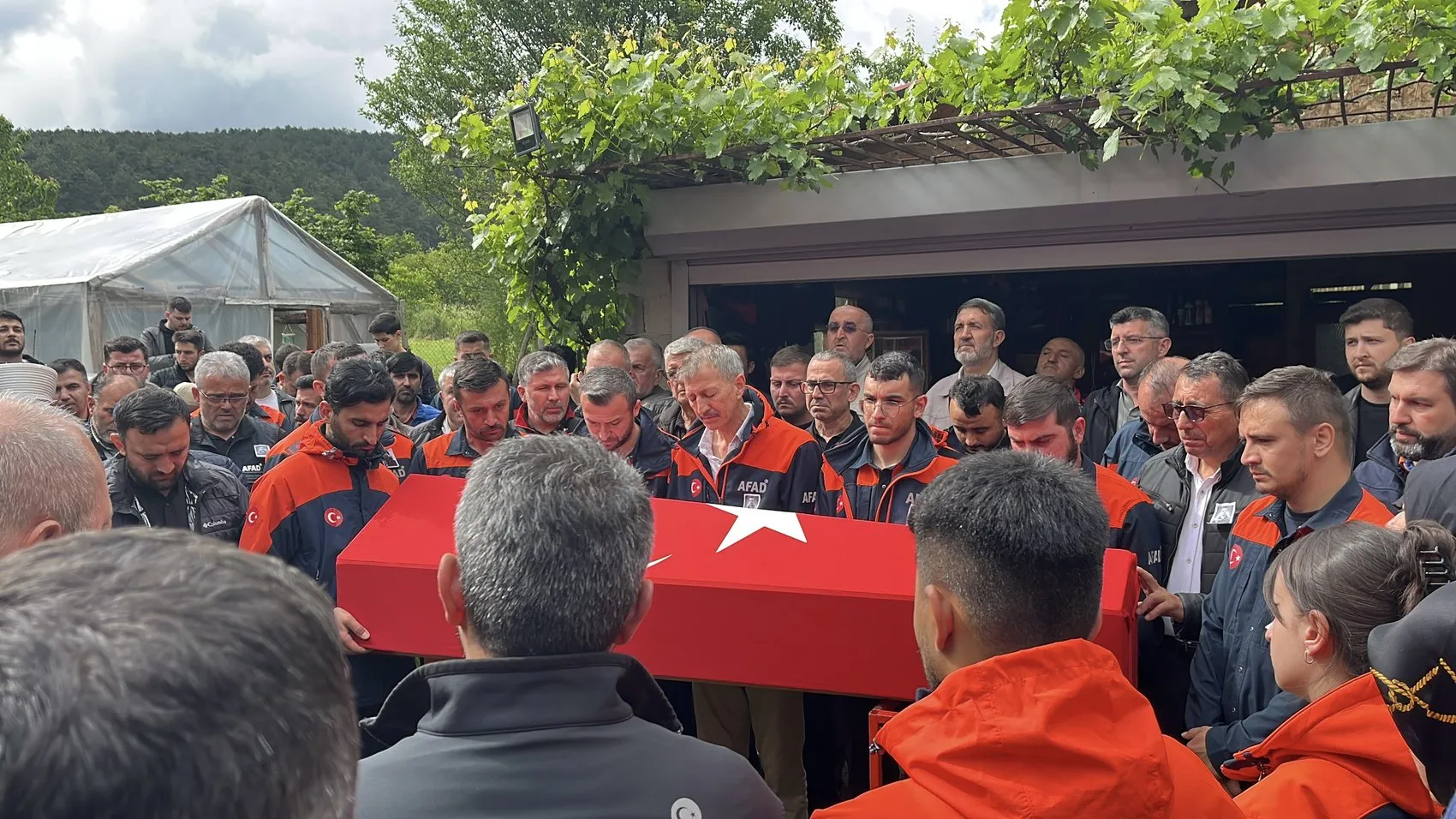 Bolu evladını gözyaşlarıyla son yolculuğuna uğurladı