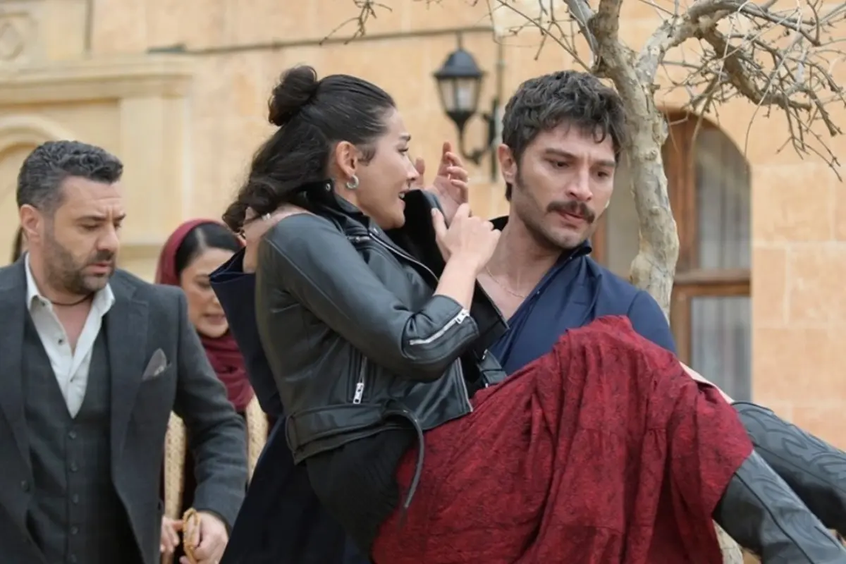 Halef te kriz çıktı! Aybüke Pusat projeyi bıraktı! Veda Yurtsever daha fazla dayanamadı 1