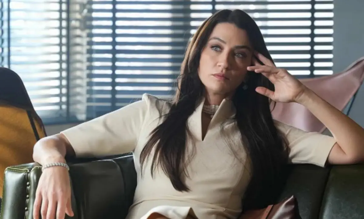 Eşref Rüya’nın Irmak’ı Ceren Benderlioğlu Aşk ve Taht dizisinde 1