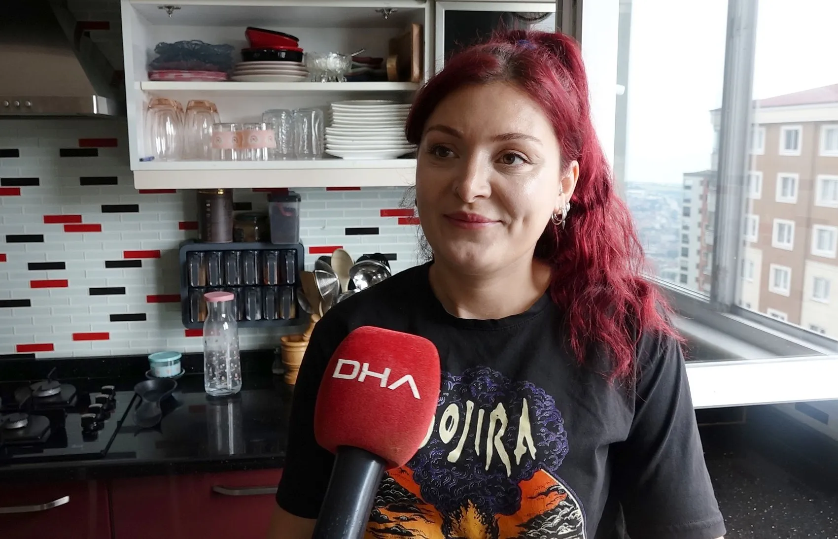 Trabzonlu öğretmenin mutfağındaki davetsiz ama sevimli misafir