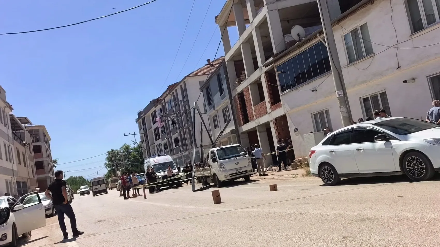 Bursa İnegöl'de inşaat kazası Çatıdaki usta elektrik akımına kapıldı