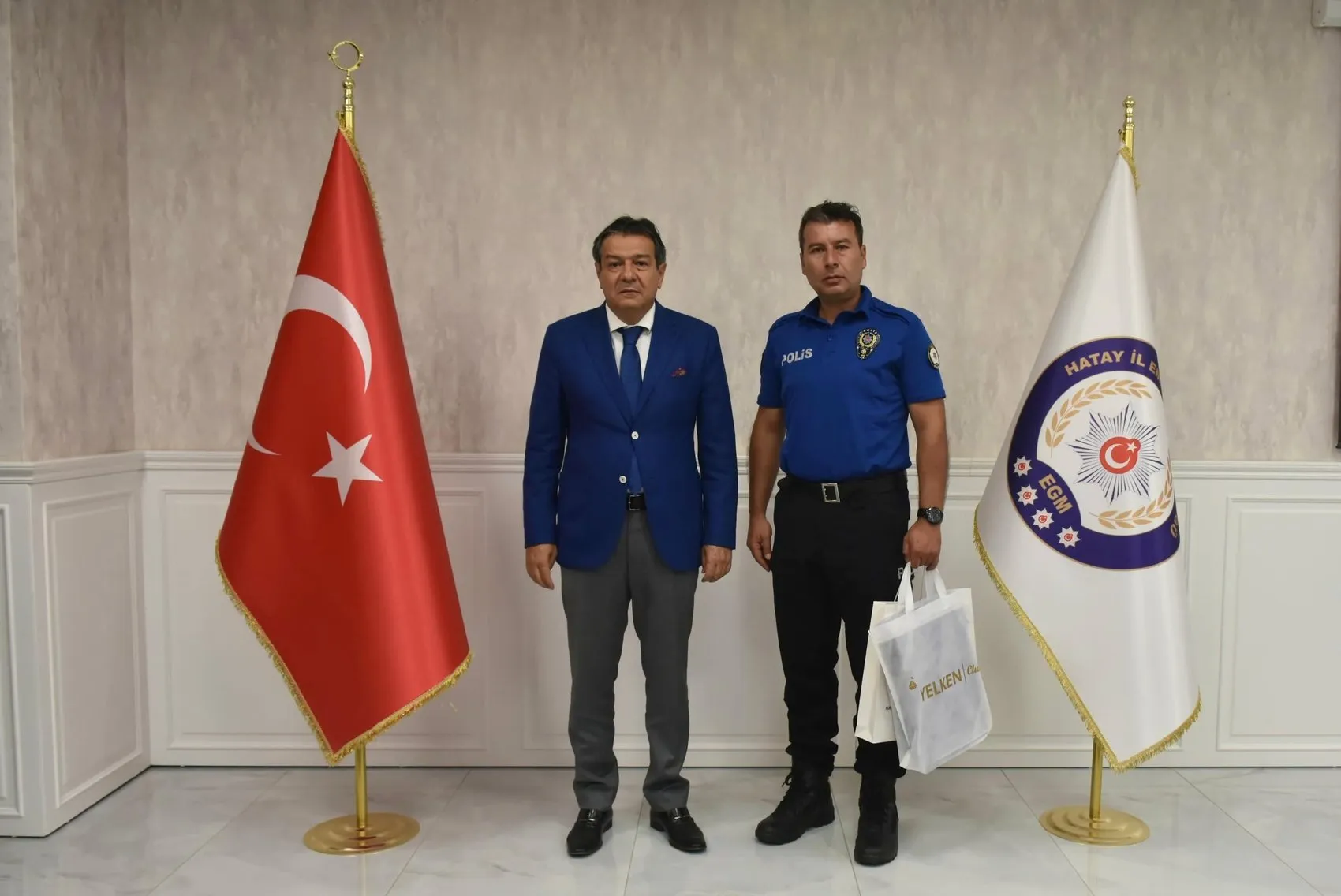 Sınava yetişemeyen öğrenciye polis desteği ödül getirdi