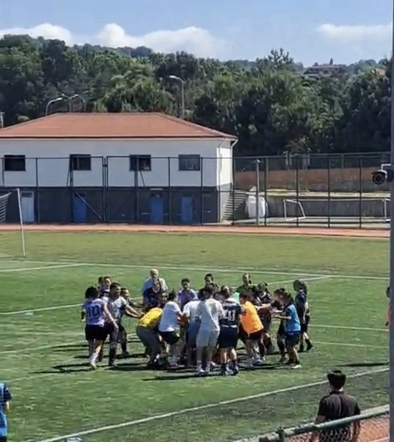 Bartın'da kadınlar futbol maçında saha karıştı