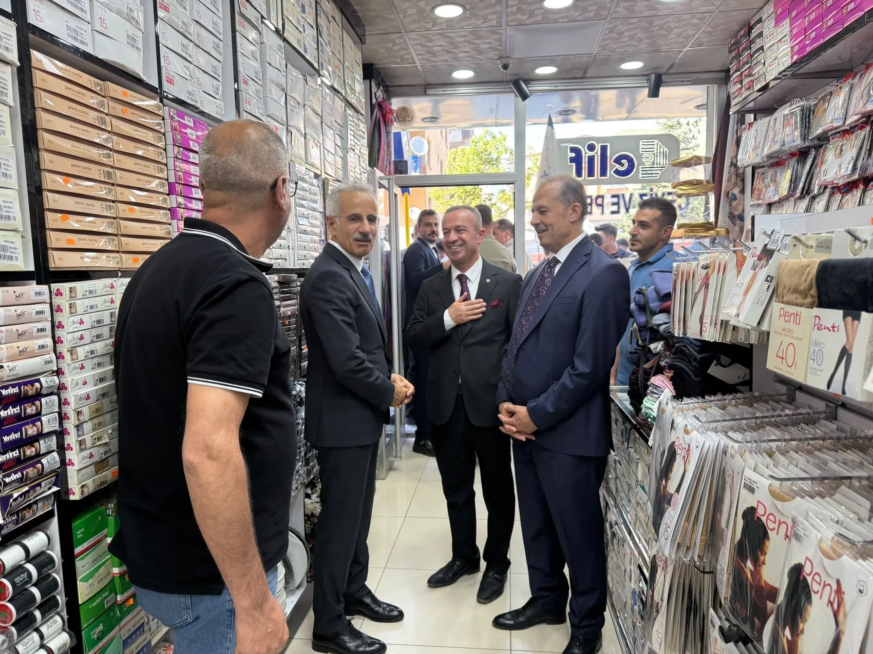 Bakan Uraloğlu Hakkari'de huzur vurgusu yaptı