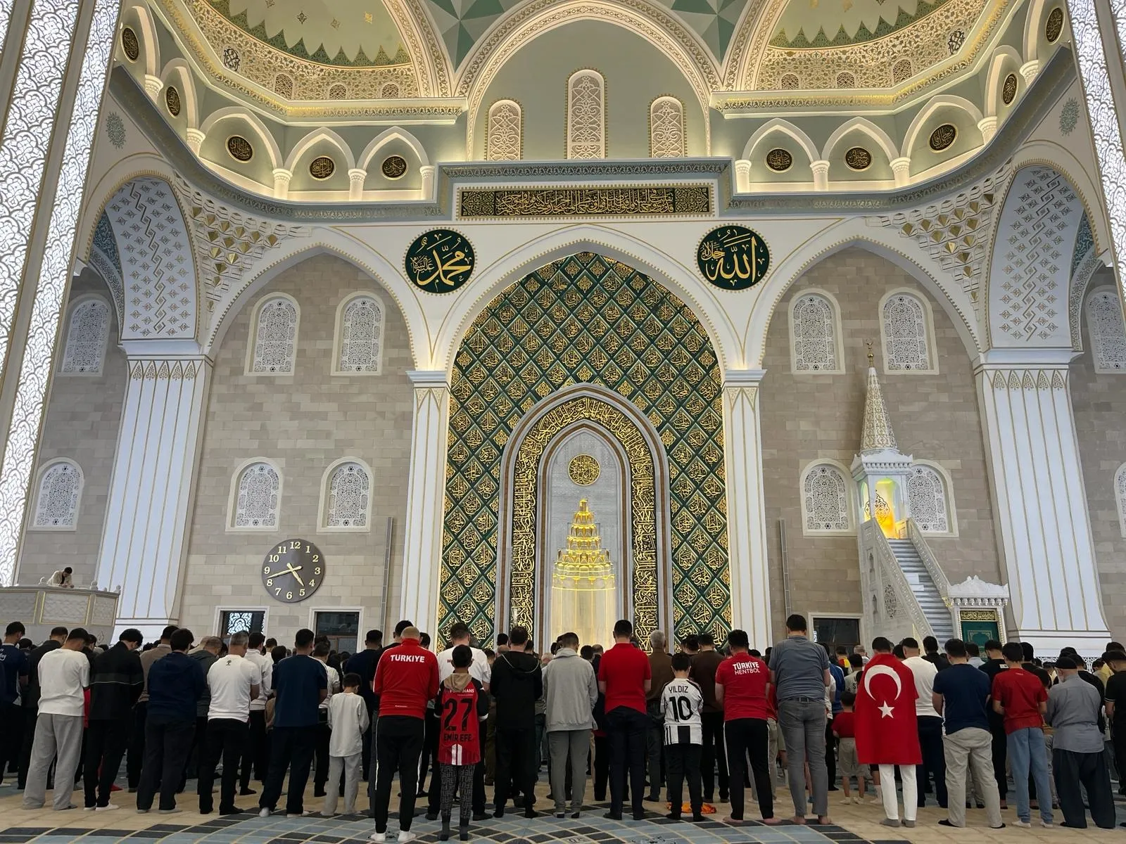 Gaziantepliler milli heyecanı dev ekranlarda yaşadı