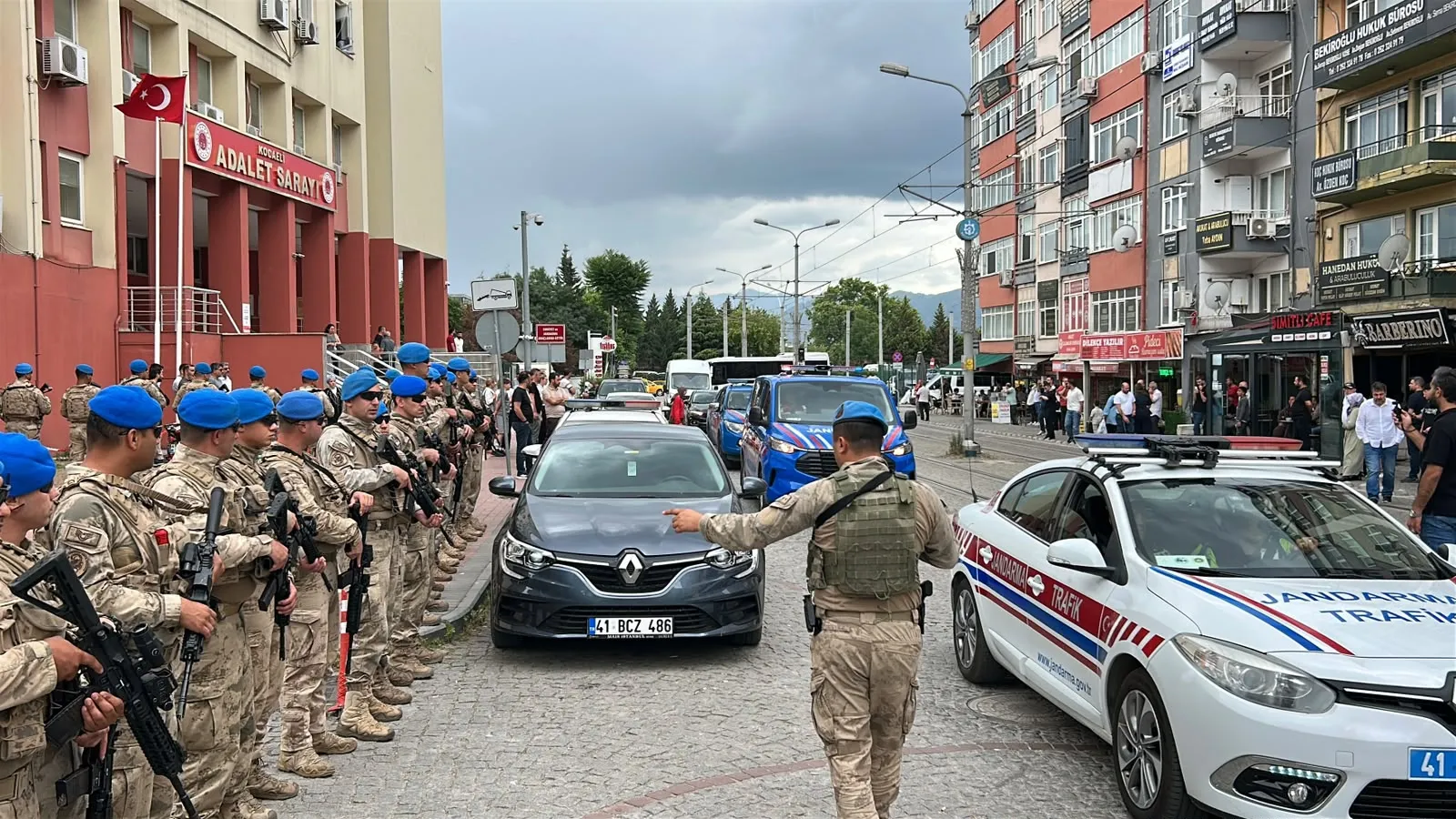 Kocaeli’de tefecilik çetesine jandarma baskını