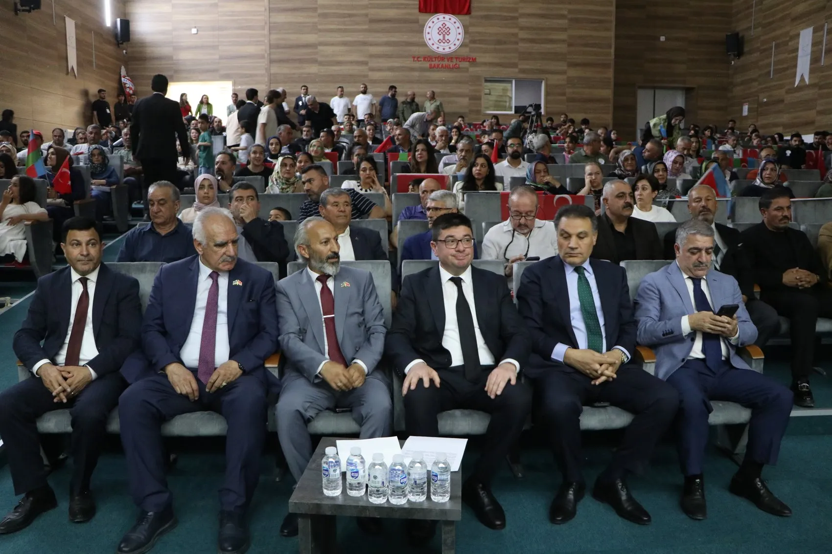 Van’da Azerbaycan ile Gönül Köprüsü Kuruldu