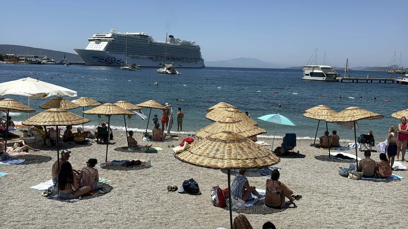 Bodrum dev kruvaziyerle gelen binlerce turisti ağırlıyor