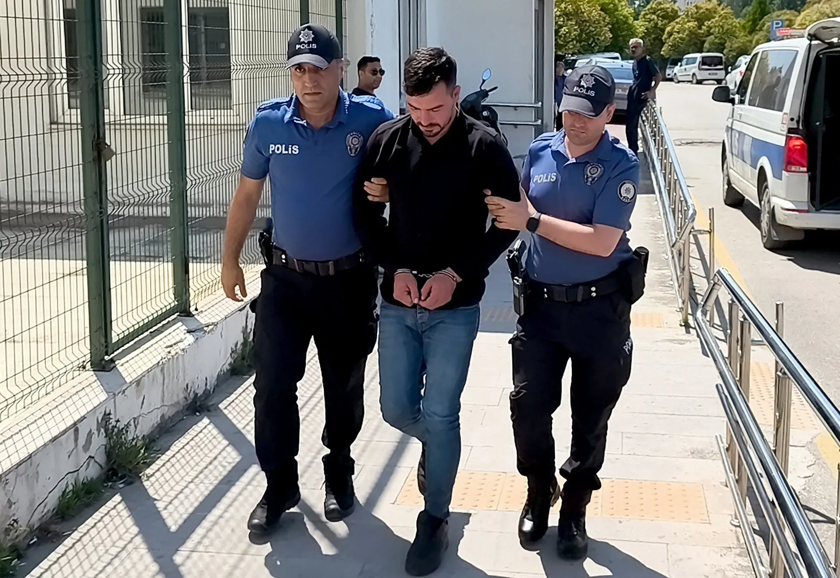 Tatil için geldiği Adanada iki kişiyi vuran uzman çavuş tutuklandı