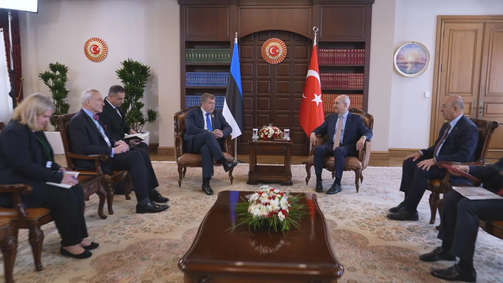 Numan Kurtulmuş Estonyalı mevkidaşıyla İstanbul'da bir araya geldi