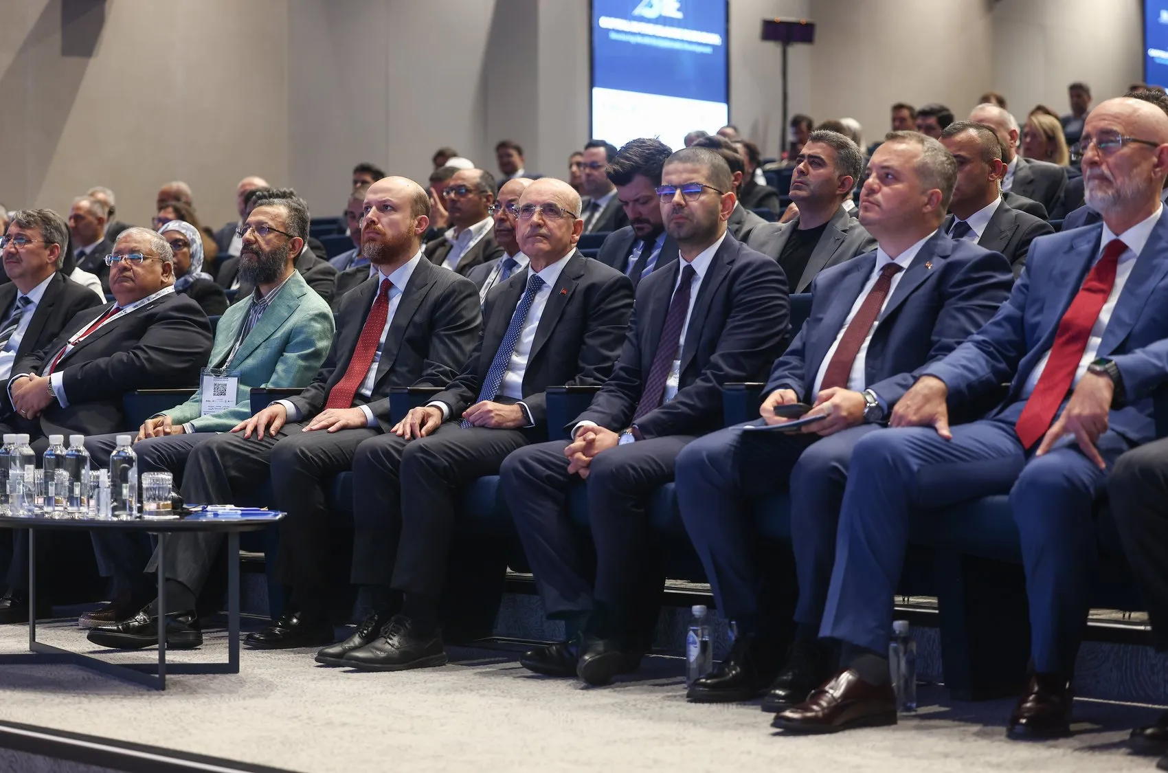 Üreticiye vergi indirimi müjdesi Bakan Şimşek yatırımcıyı Türkiye'ye çağırdı