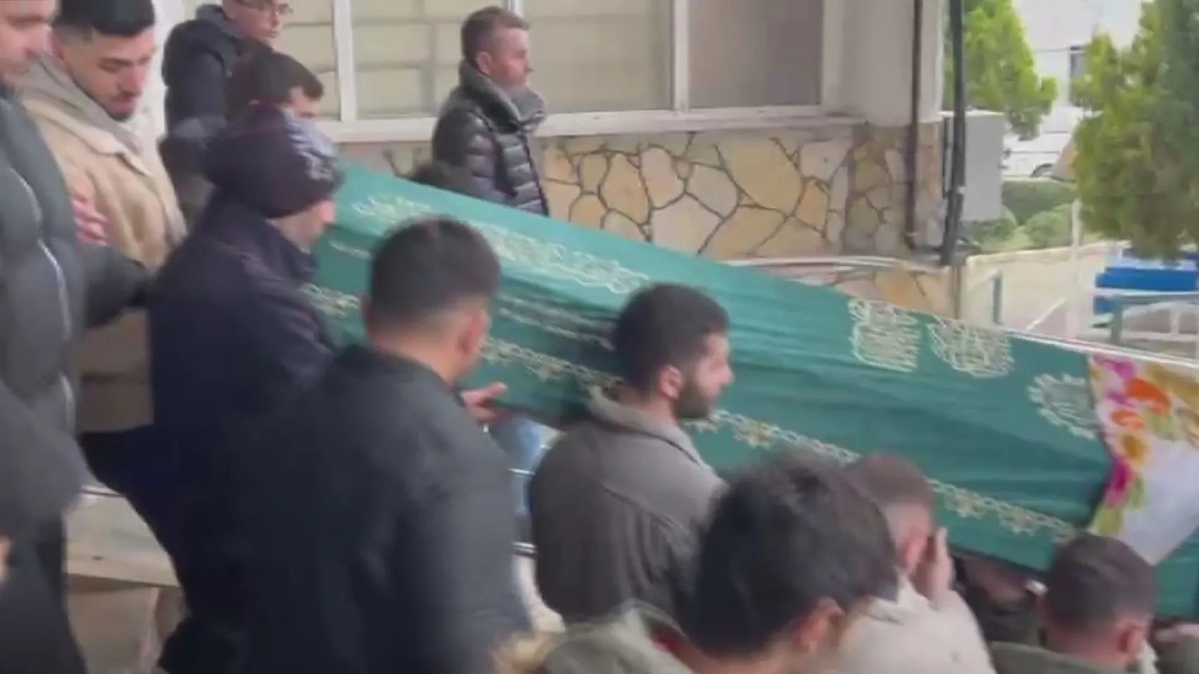 Çatalca'da kadın cinayeti Katil zanlısı eşine çelenk göndermiş