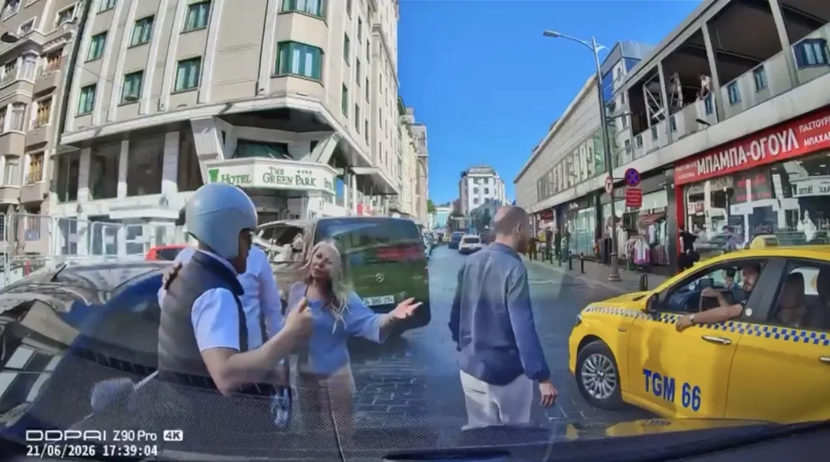 Beyoğlu’nda kabadayılık taslayan sürücüye polis engeli