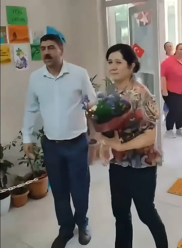 38 yıllık öğretmen Sevil Darısapı sınıfına veda etti