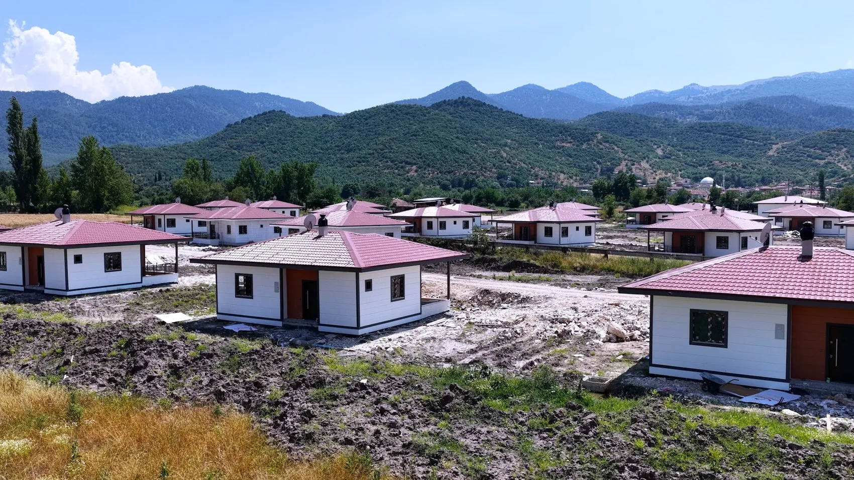 Balıkesir Sındırgı depremzedeleri yeni evlerine kavuşuyor