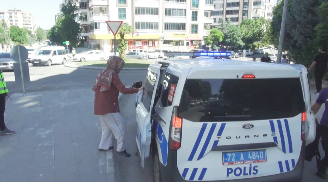 Batman'da sınav yetişme paniğini polis çözdü