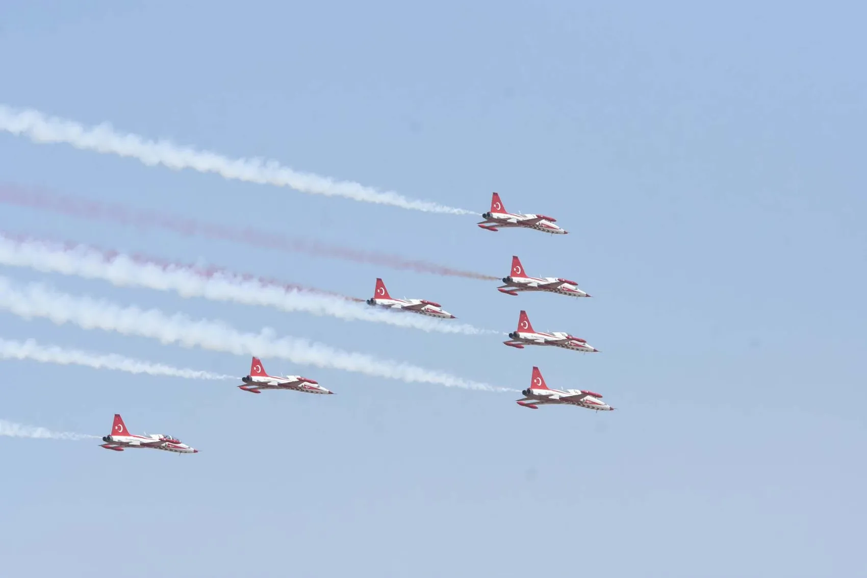 İzmir gökyüzünde havacılık şöleni başladı