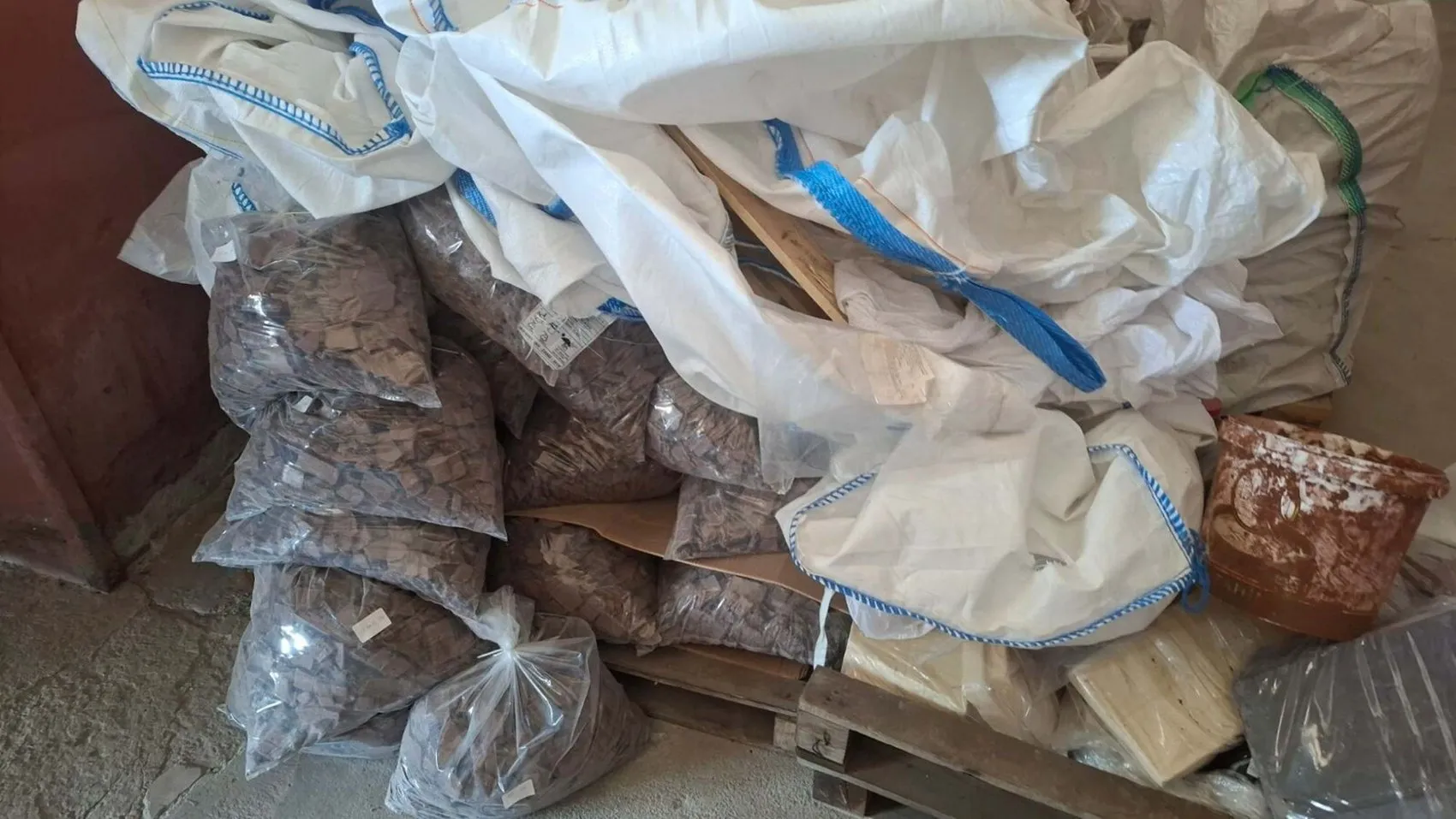 Uşak’ta 30 ton bozuk gıda imha edildi