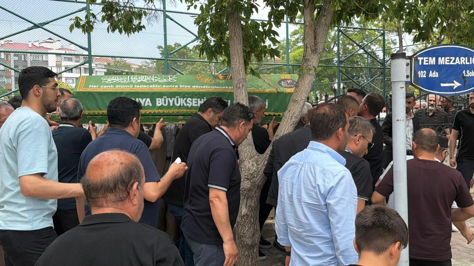 Uzaklaştırma kararına rağmen eşini katletti