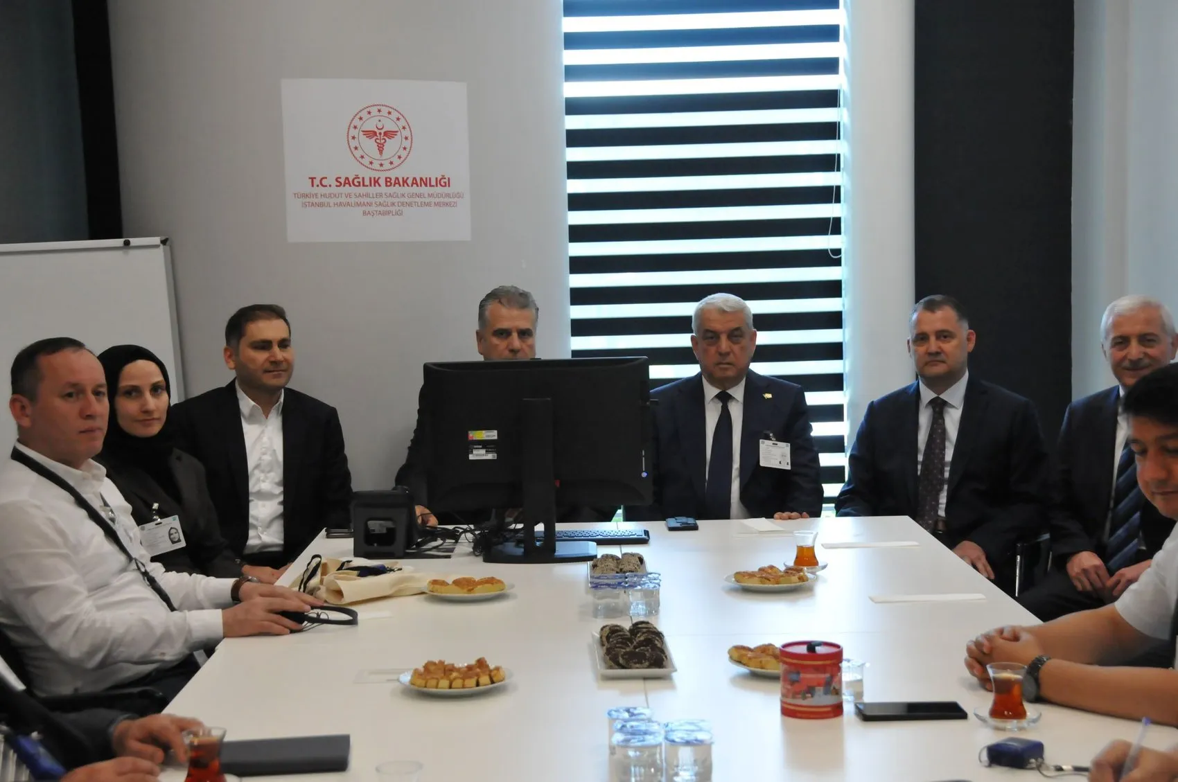 Tacikistanlı sağlık yetkilileri İstanbul Havalimanı sistemini inceledi