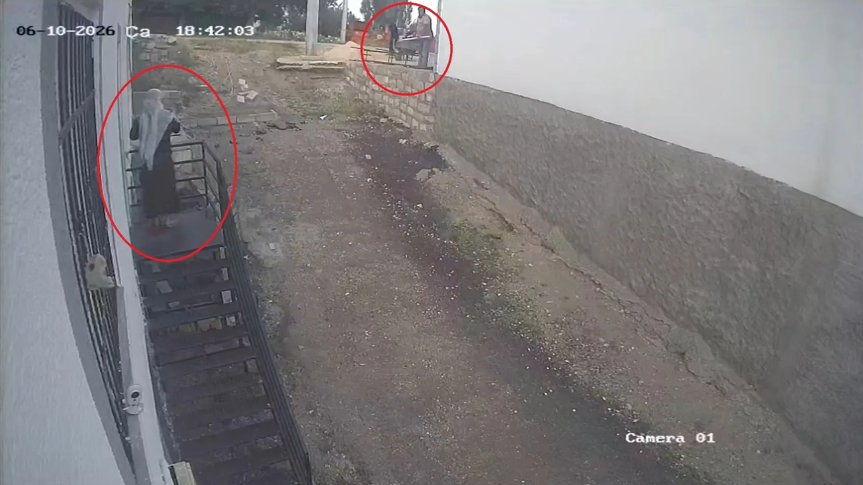 Komşusundan engelli rampasına kürekli saldırı