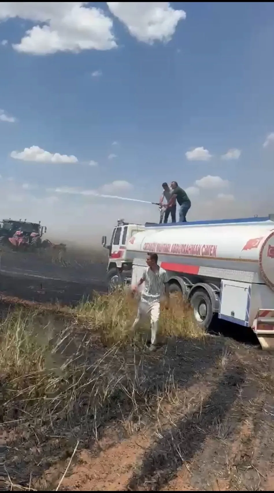 Mardin’de 300 dönüm tarla küle döndü