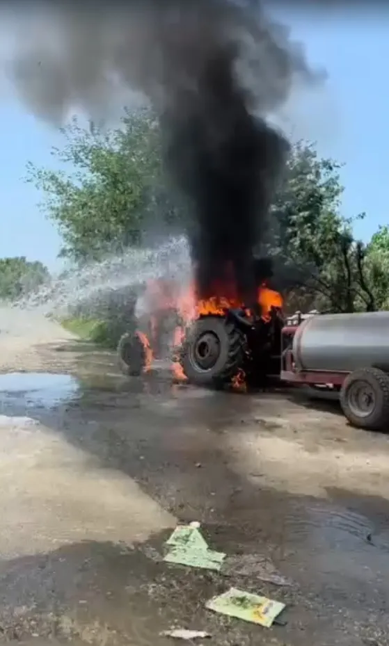 Hatay'da alev alan traktör şiddetli bir patlamayla küle döndü