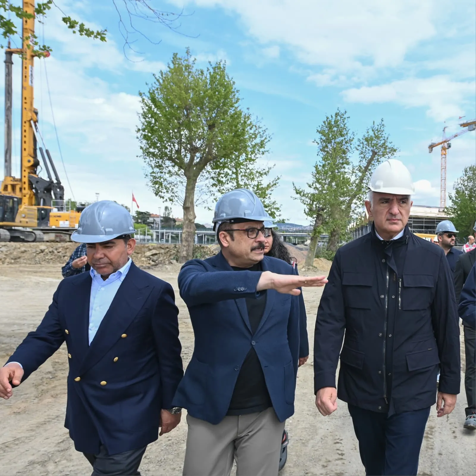 Haydarpaşa Garı üzerindeki iskeleler kalktı silüet yeniden belirdi