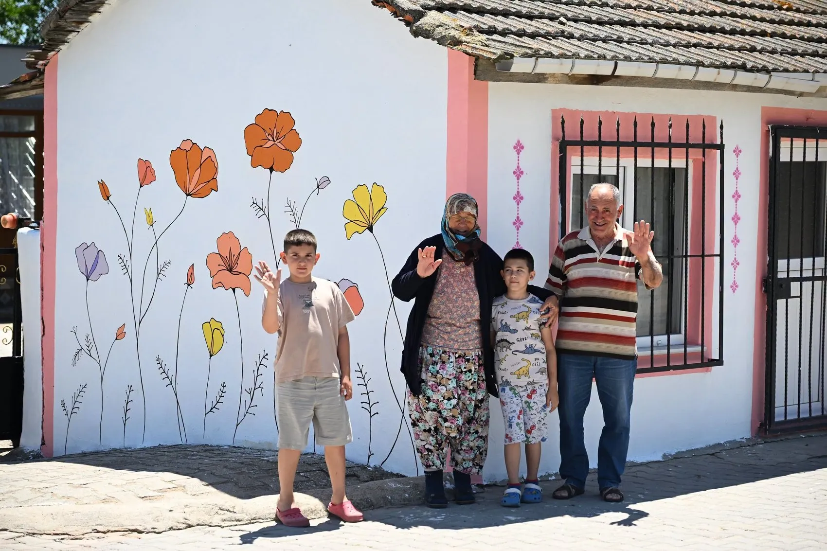 Saros kıyısındaki Sultaniçe köyü rengarenk bir çehreye kavuştu