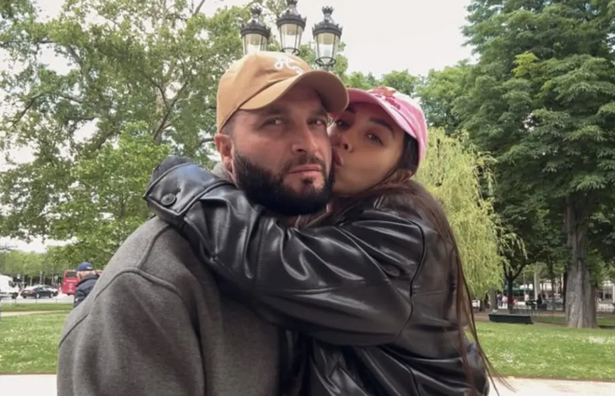 Berkay ın eşi Özlem Ada Şahin in tatil kareleri gündem oldu! Otel değil ev 1